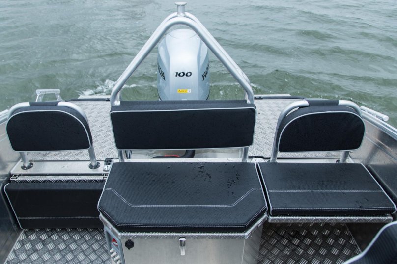 Катер Silver Shark