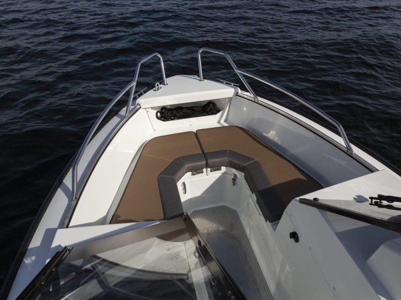 Сильвер 570 катер