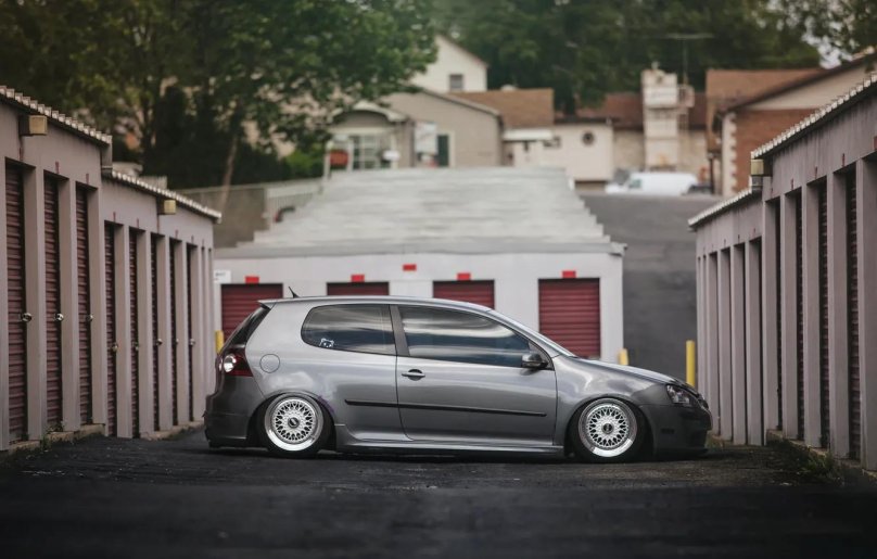 Volkswagen Golf 5 stance