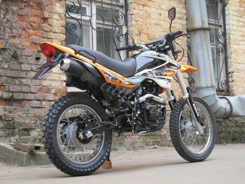 Stels эндуро 250 кубов