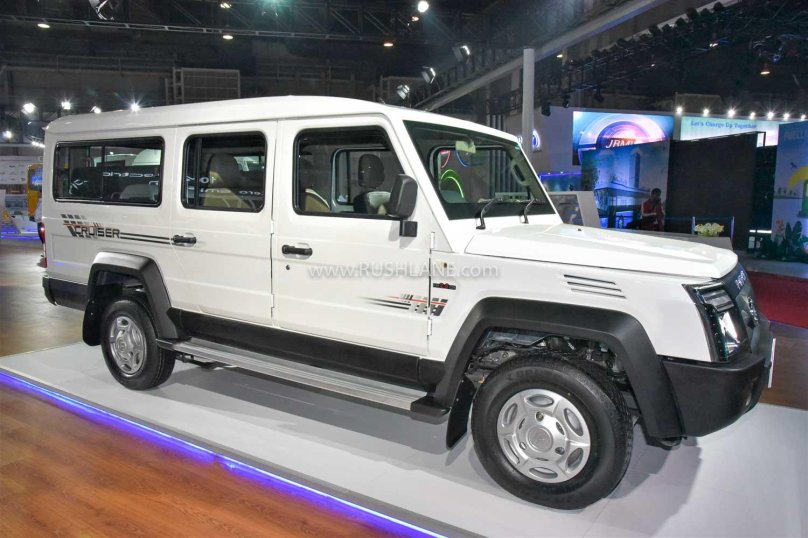 Force Motors машина