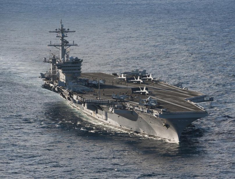 Авианосец CVN-70 Carl Vinson