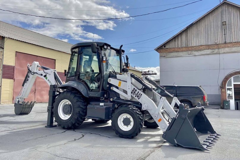 Экскаватор-погрузчик borus br-840