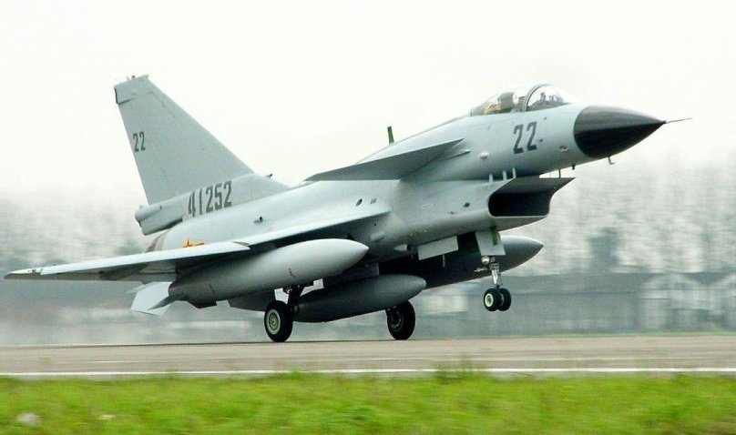 J-10 истребитель