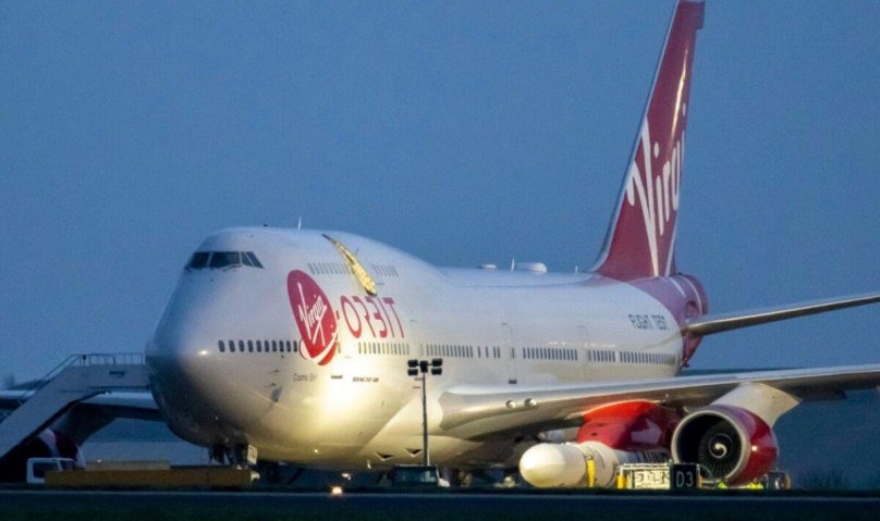 Самолет Virgin 747