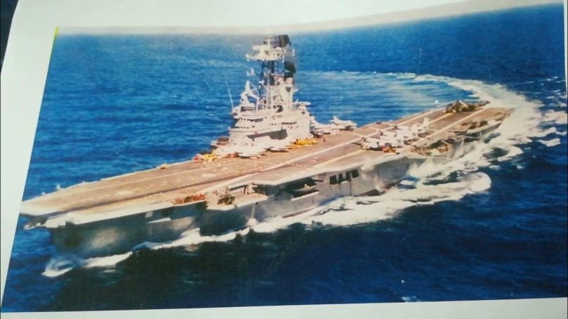 Голландский авианосец «Карел Доорман»