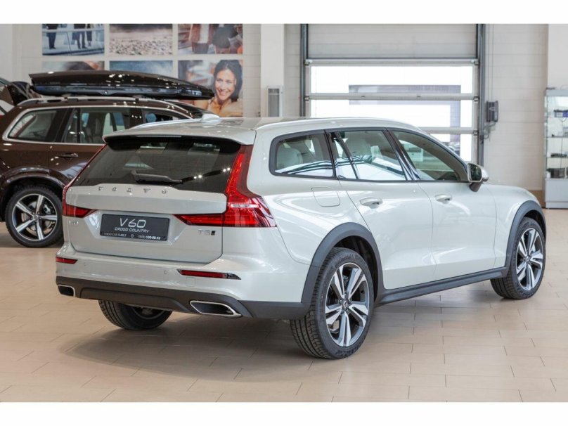 Вольво v60 Cross Country 2020