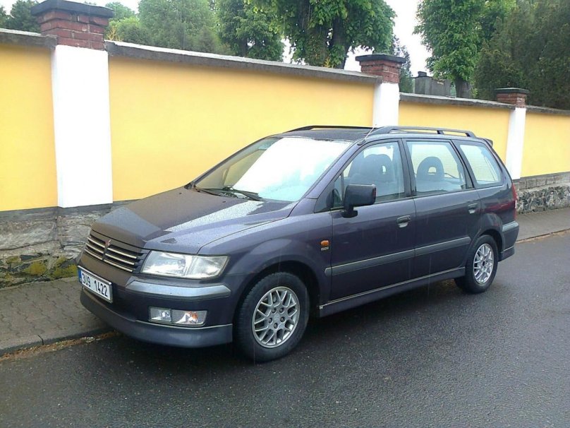 Mitsubishi Space Wagon 1998
