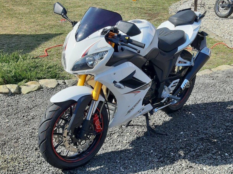 Мотик 250 кубов