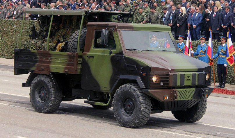 Застава Сербия машина