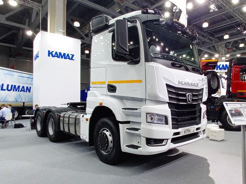 Седельный тягач КАМАЗ 5490