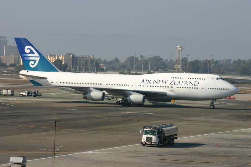 Boeing 777-300 Air New Zealand Hobbit
