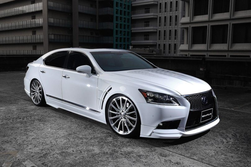 Лексус лс 460 на 22 колесах в обвесе Wald