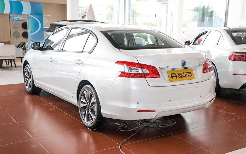 Новый китайский седан