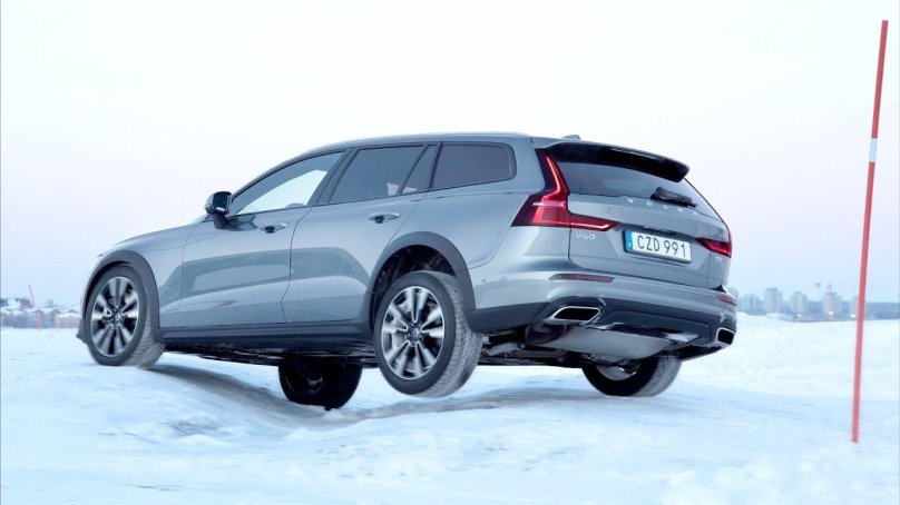 Volvo v60 Cross Country 2021