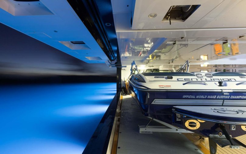 Яхты Admiral Momentum 47