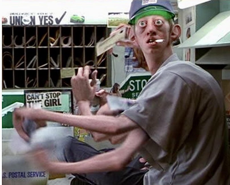 Почтальон из люди в черном