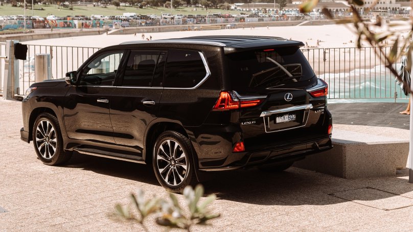 Lexus LX 2021
