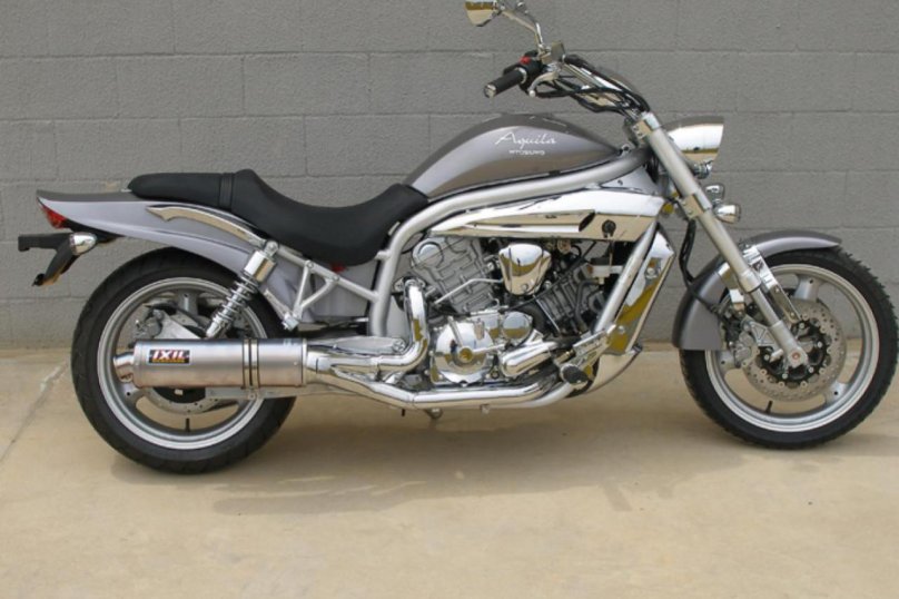 Хьюсонг Аквила 650