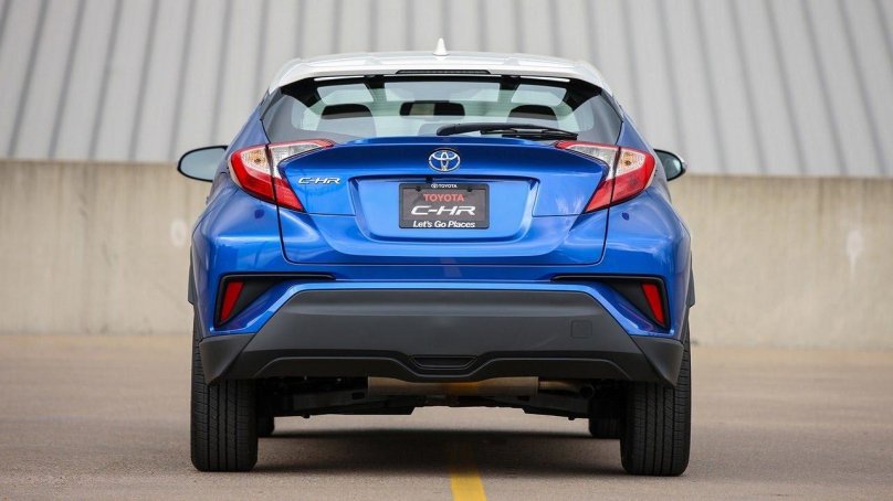 Toyota Chr сзади
