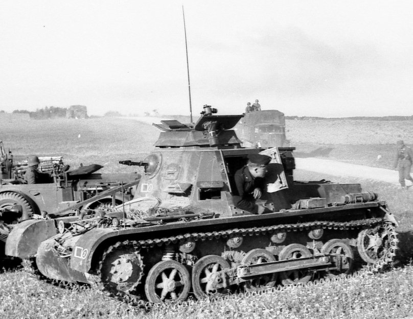 Командирский танк pz1