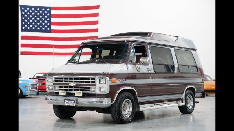Chevrolet chevy van (8v-5,733-300-4a)