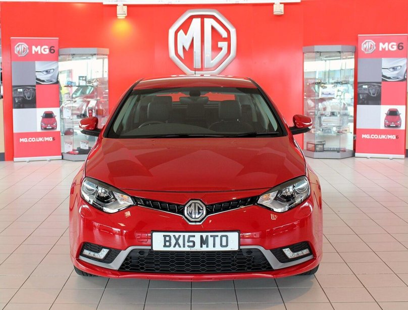 MG автомобиль