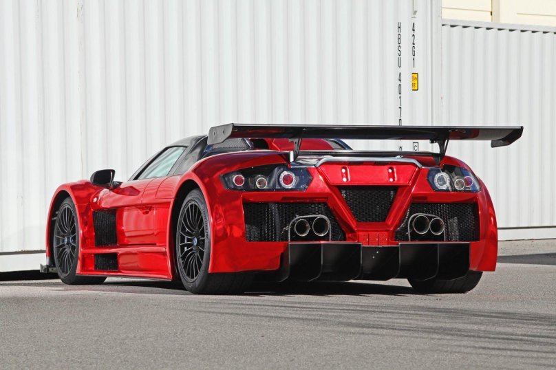 Gumpert Apollo машина