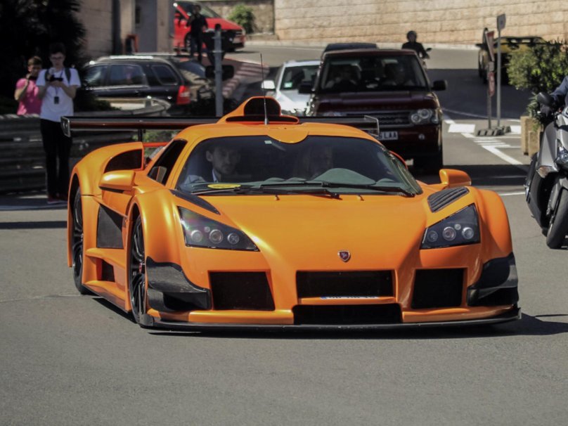 Gumpert Apollo