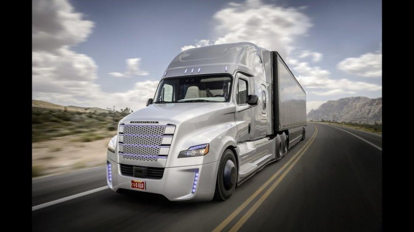 Грузовик трак Фредлайнер