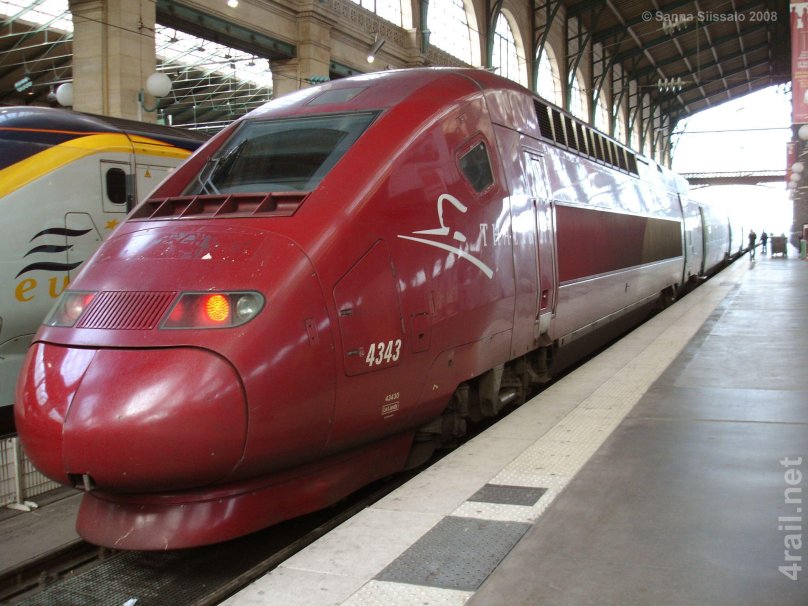 Скоростной поезд TGV Франция