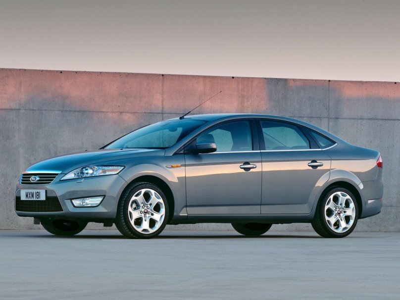Ford Mondeo седан