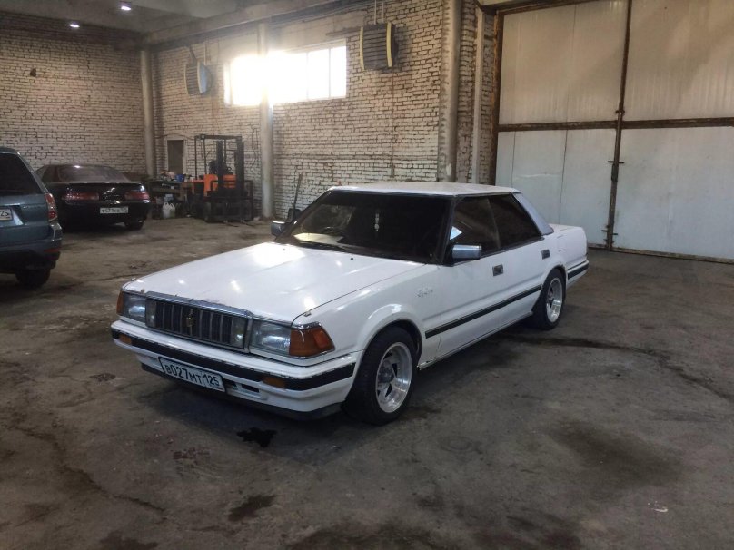 Toyota Crown 80 кузов