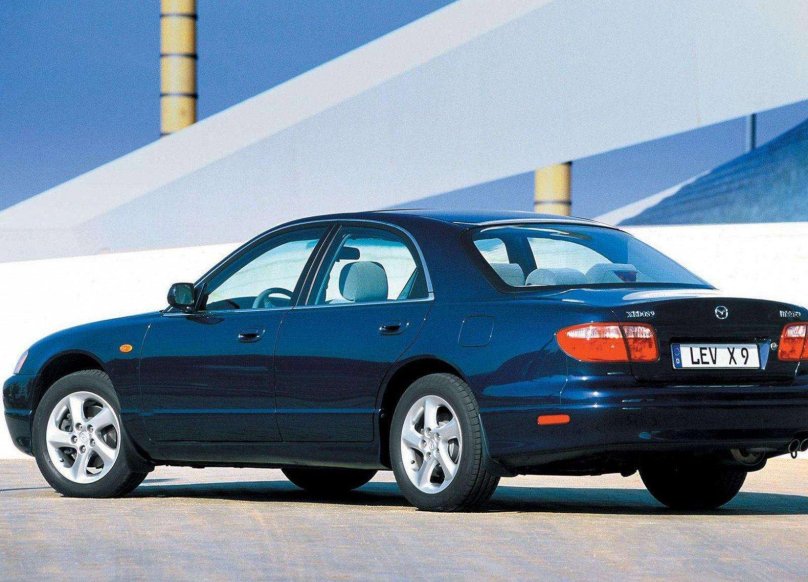 Mazda xedos 9, 2000