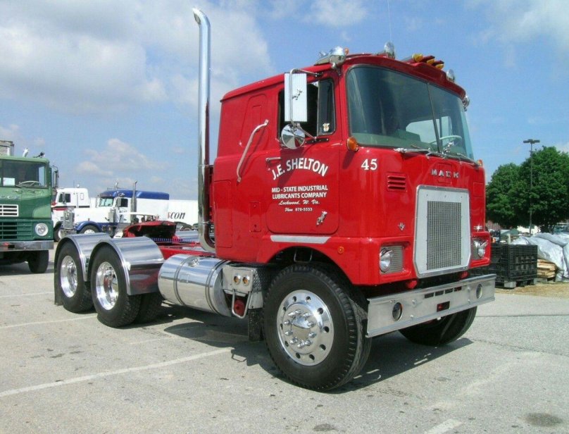 Тягач Mack f 700