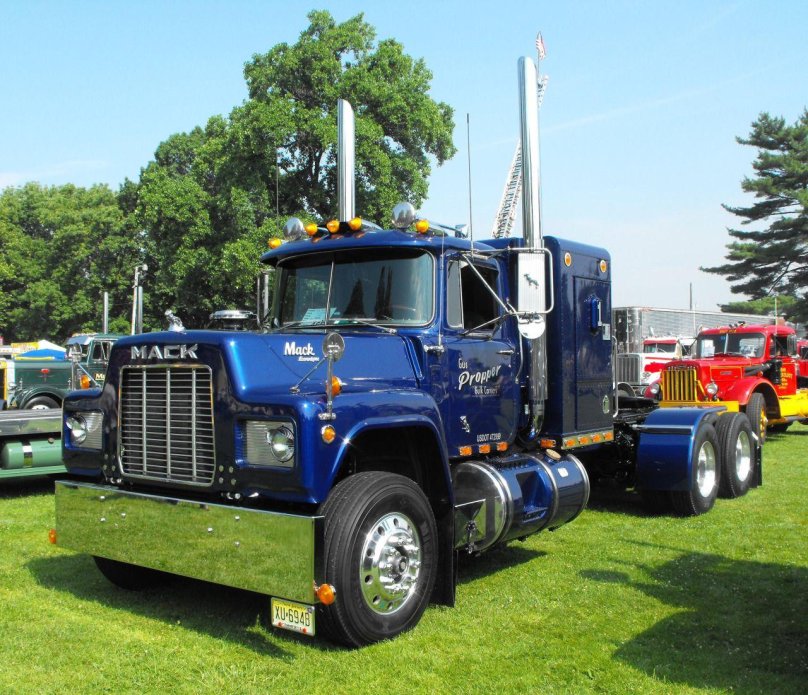 Mack r401