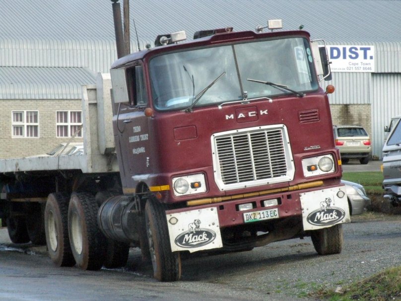 Mack f700