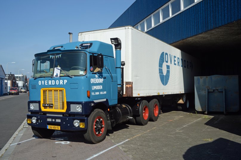 Mack грузовик Безкапотник