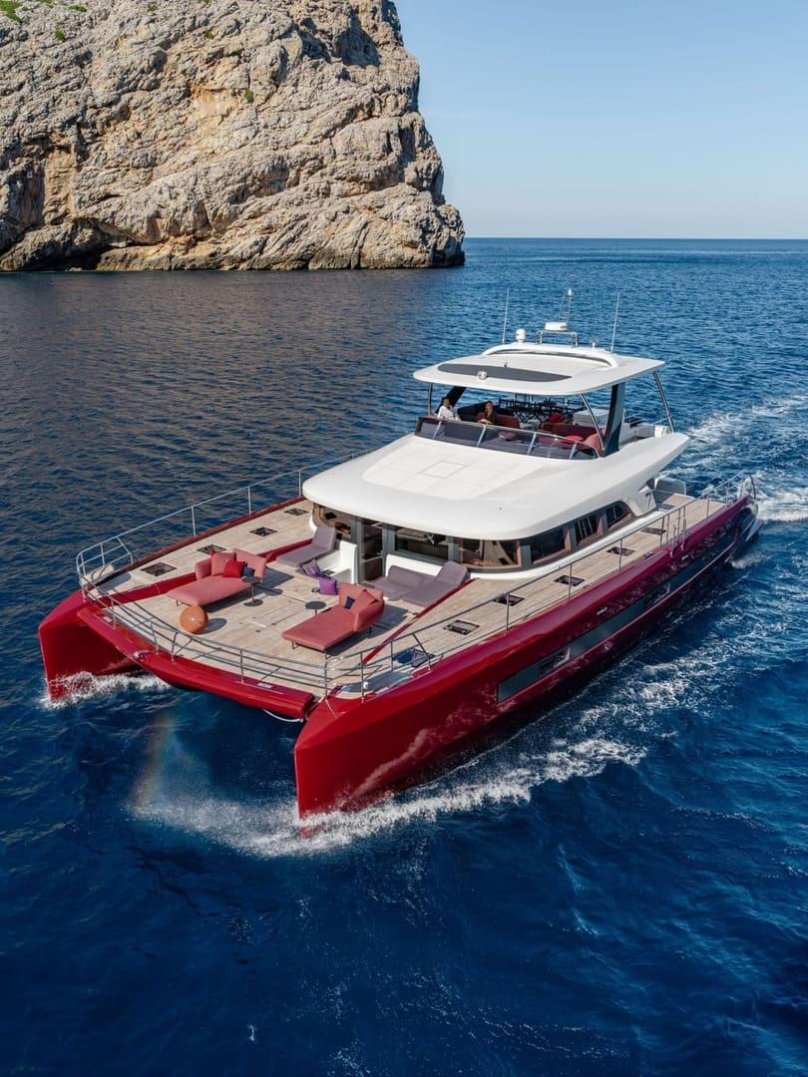 Катамаран Лагуна