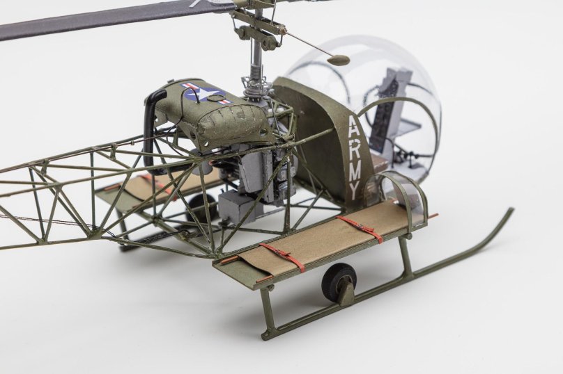 Вертолет Bell h13