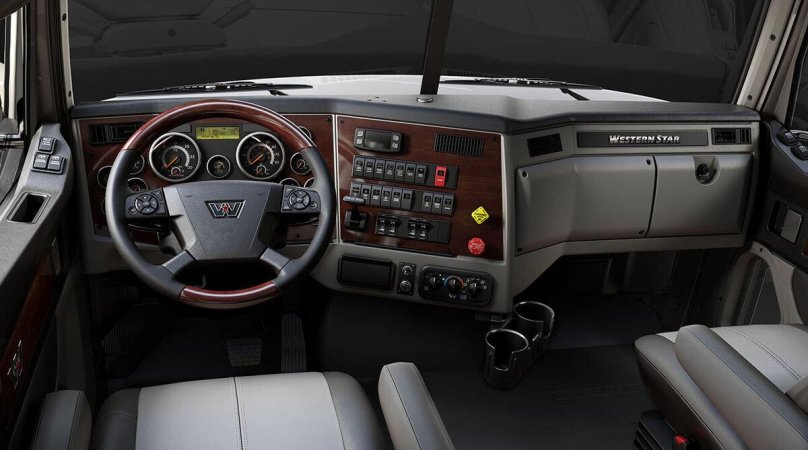 Western Star 5700xe кабина