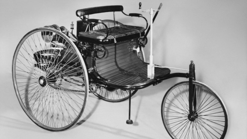 Первый автомобиль 1885 Карл Бенц