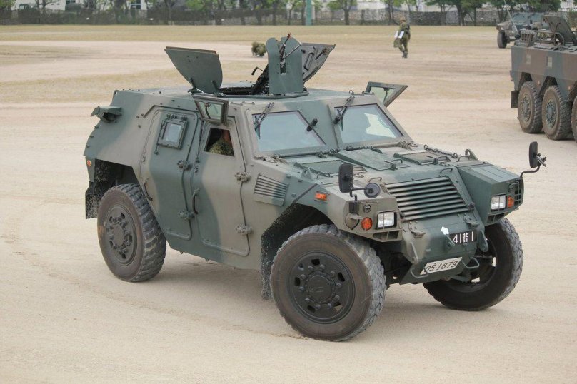 Броневик Komatsu Lav