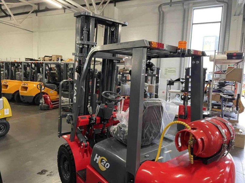 Большие вилочные погрузчики