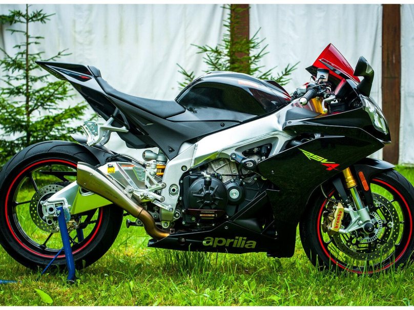 Aprilia rsv4 2012