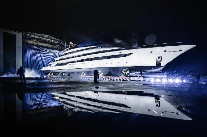 Яхта Oceanco Dana