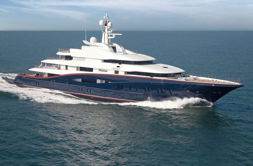 Яхта Потанина