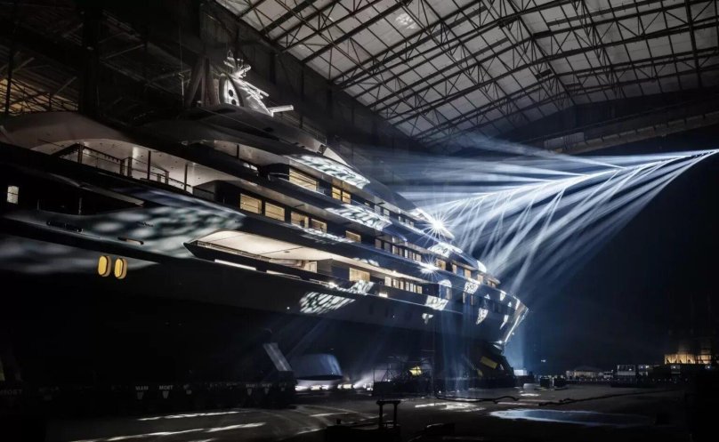 Oceanco Explorer 105m падубы