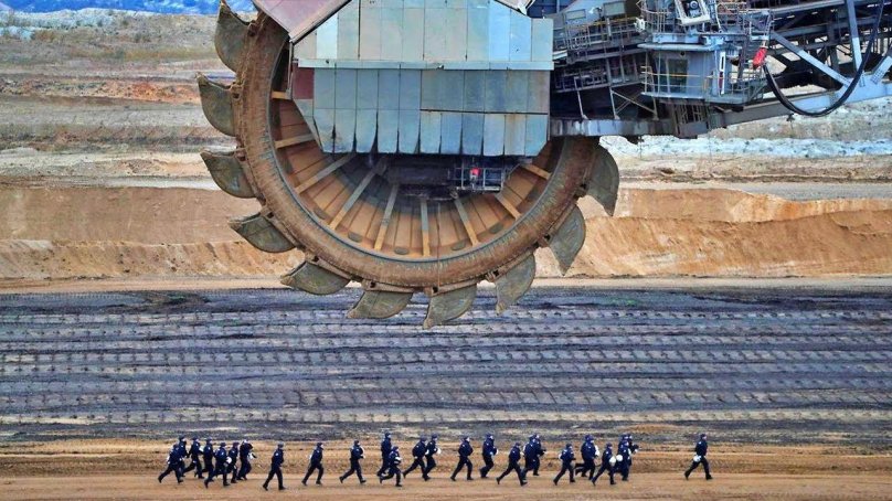 Самый большой роторный экскаватор в мире Bagger 288