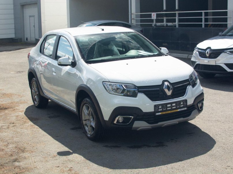 Рено Логан 2 Stepway белый